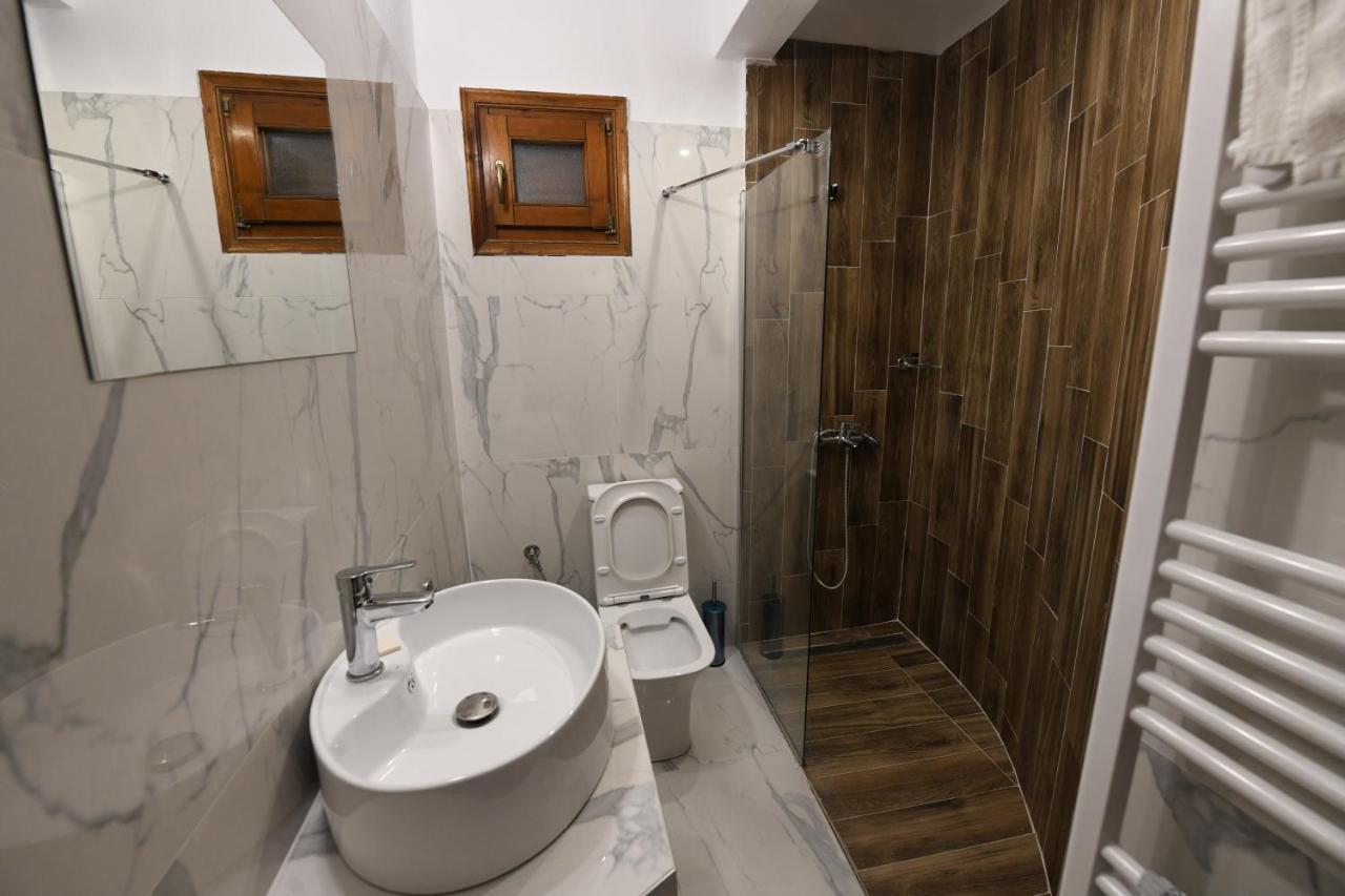 Guesthouse Alexandros Nestorion ภายนอก รูปภาพ